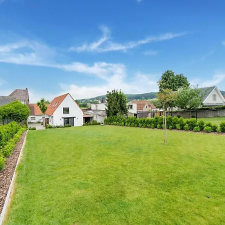 Spacious Family בית נופש Mont-de-l'Enclus