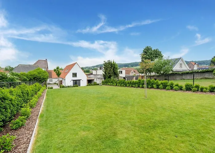 Spacious Family Holiday home Mont-de-l'Enclus